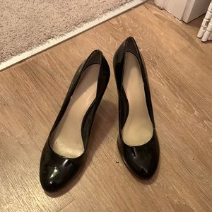 Nine West black pumps